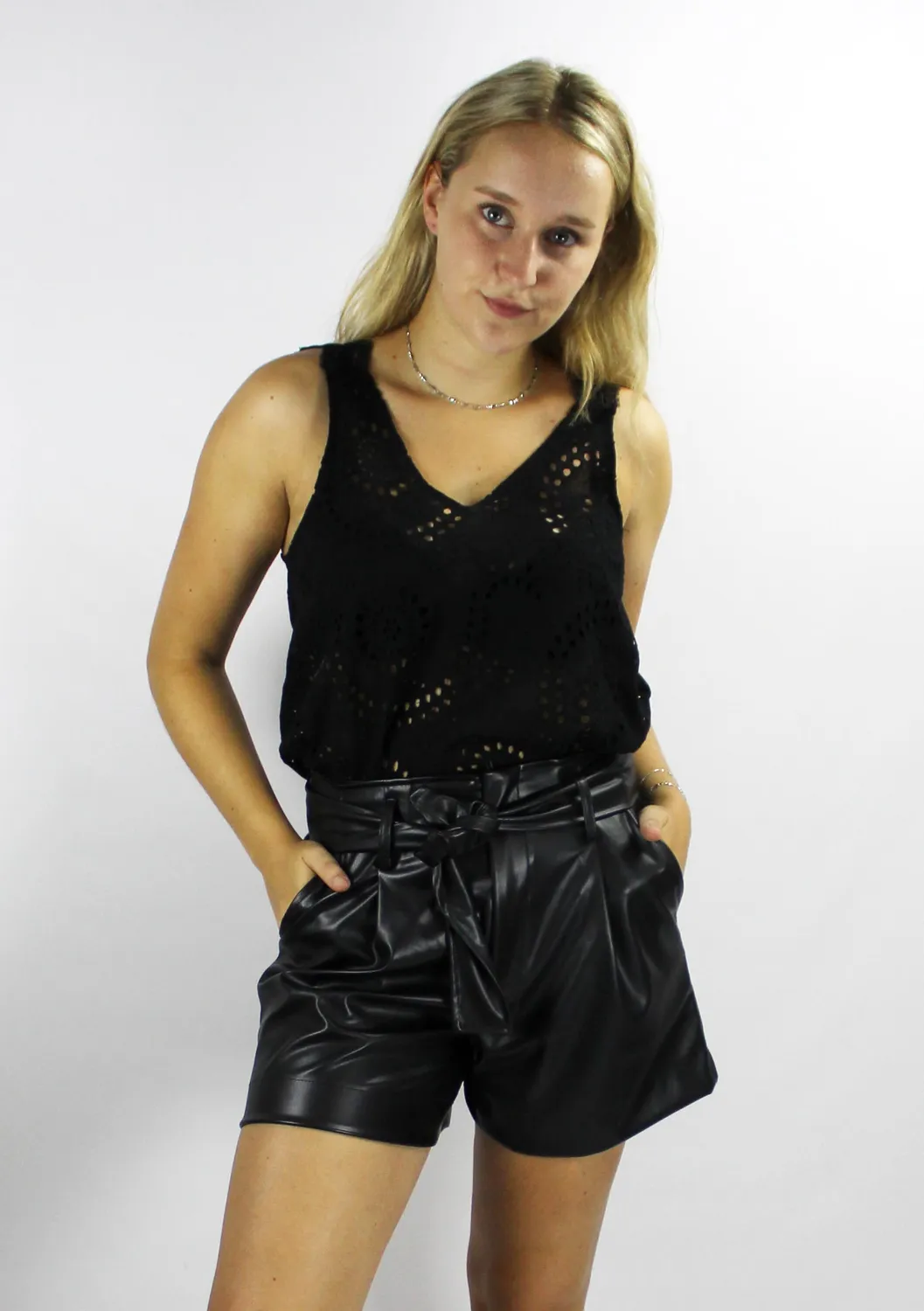 LOVEDRUNKY Singlet Kant topje Zwart wijd zonder stretch