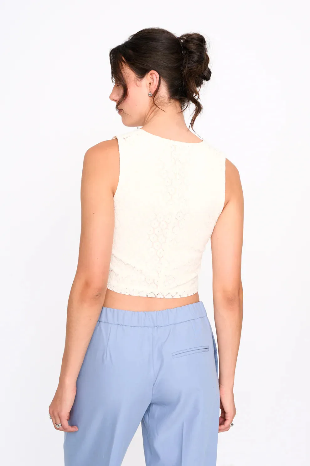 Amiek 24c kanten gilet wit met strikdetail