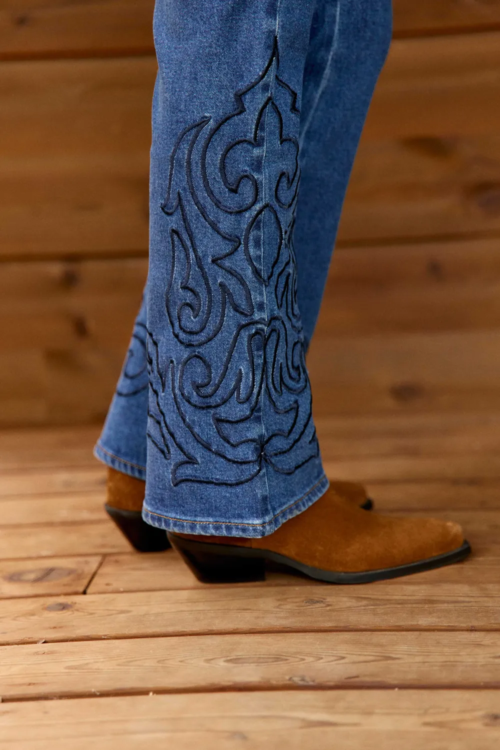 La Petite Etoile Lancelin flared jeans double wash met borduursel