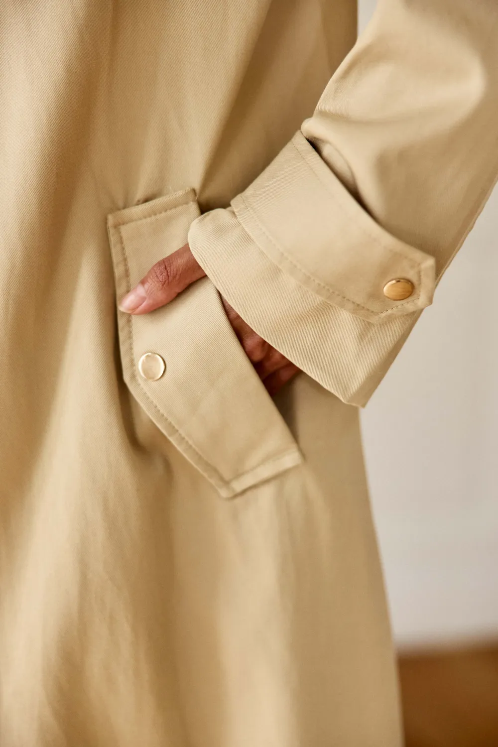 La Petite Etoile Nevino trenchcoat beige midi