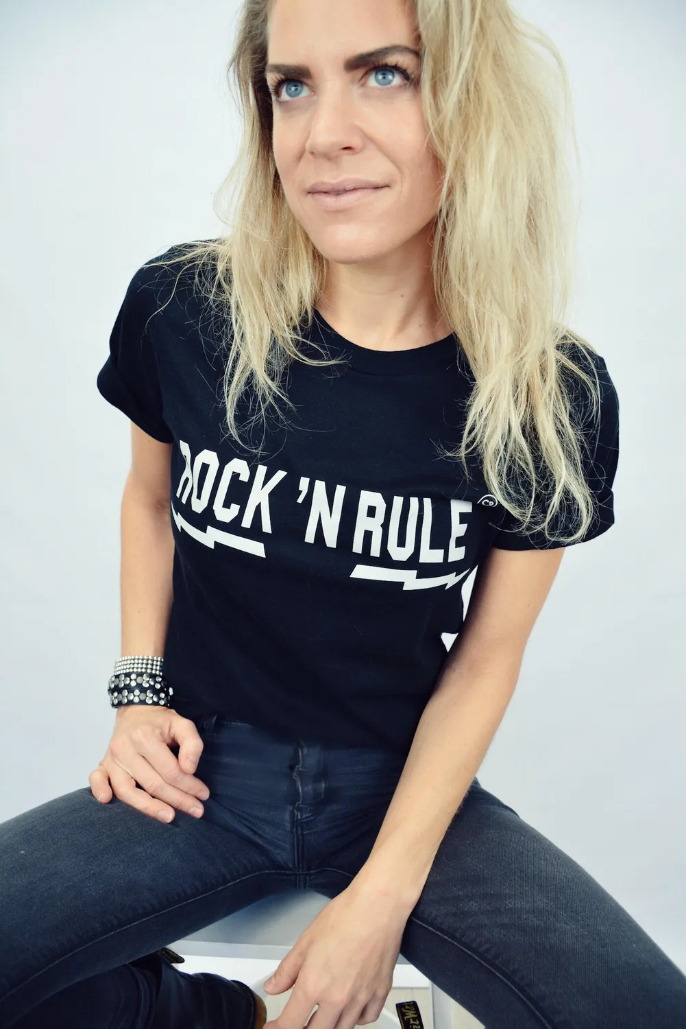 LOVEDRUNKY Rock 'n Rule T-shirt Zwart Opgerolde Mouw