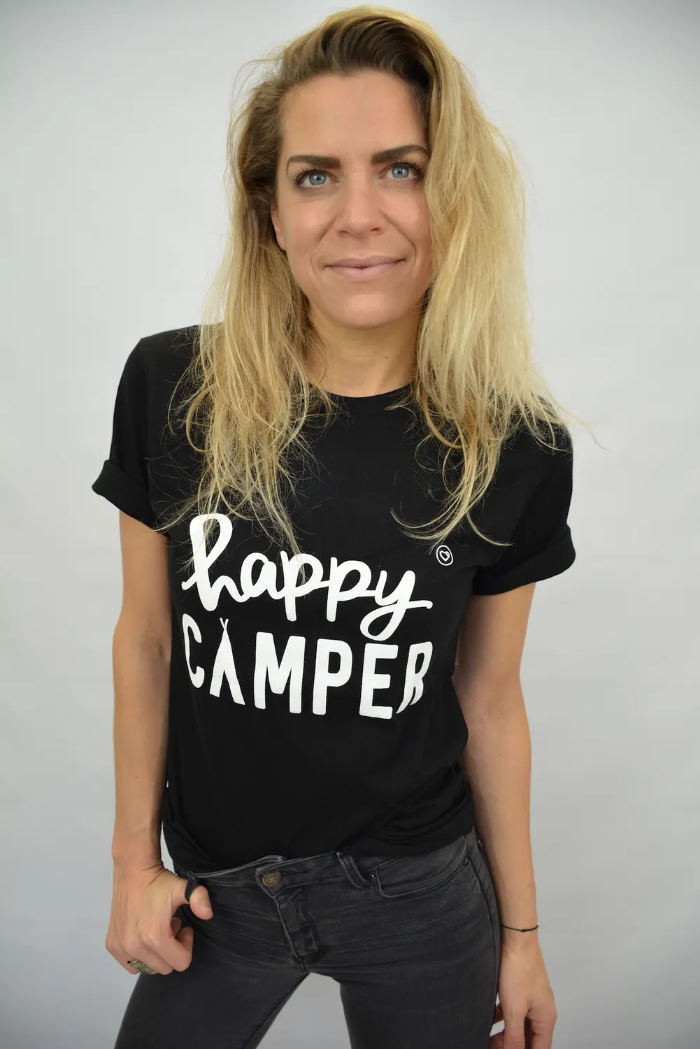 LOVEDRUNKY Happy Camper T-shirt zwart – losse pasvorm