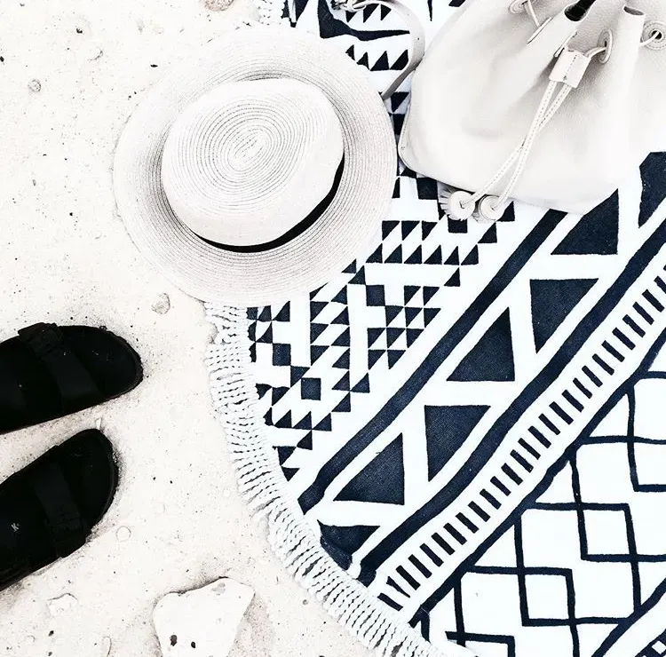 LOVEDRUNKY Roundie handdoek black-white 150 cm rond