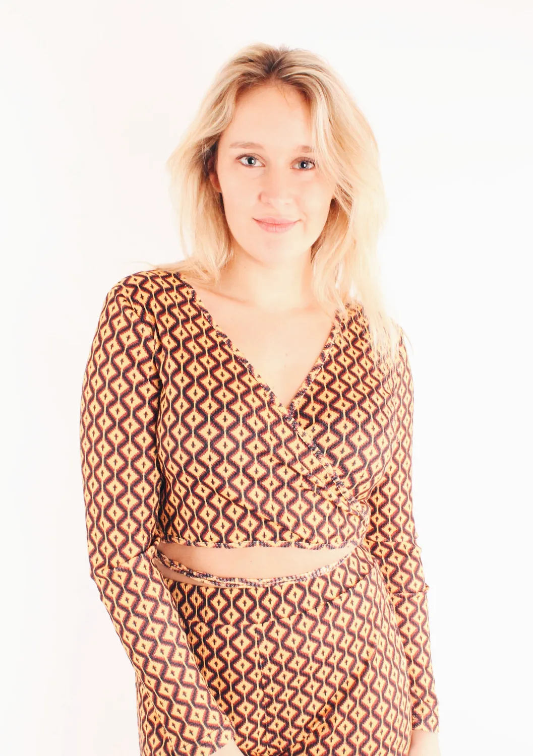 LOVEDRUNKY Wrap Crop Top Retro top oranje