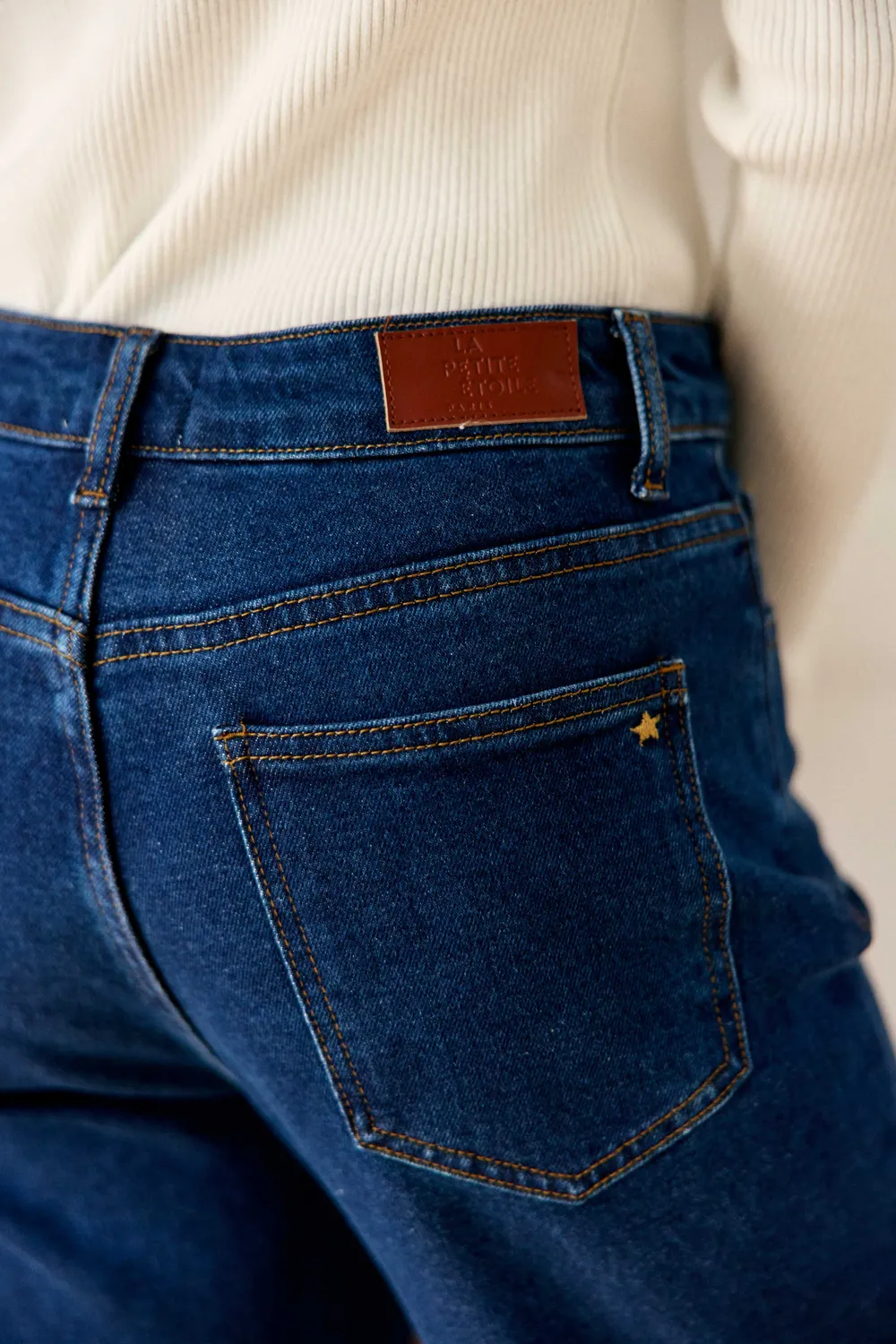 La Petite Etoile Pia rechte jeans wash blauw borduursel