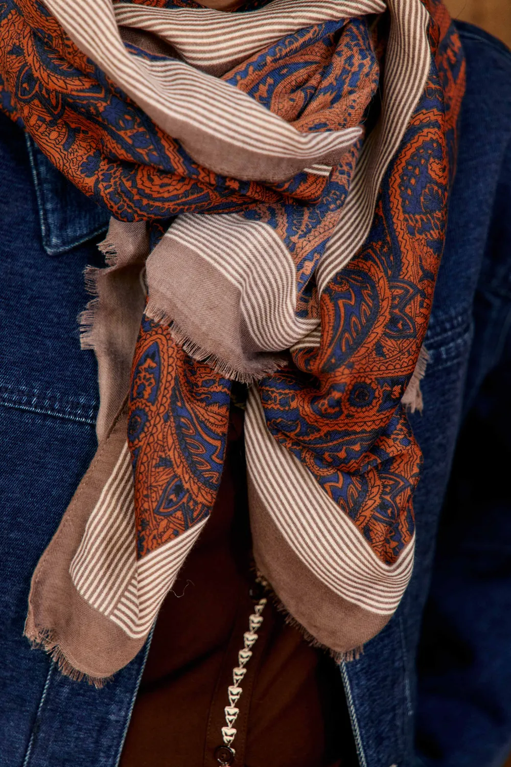 La Petite Etoile Arlen sjaal foulard blauw paisley TU