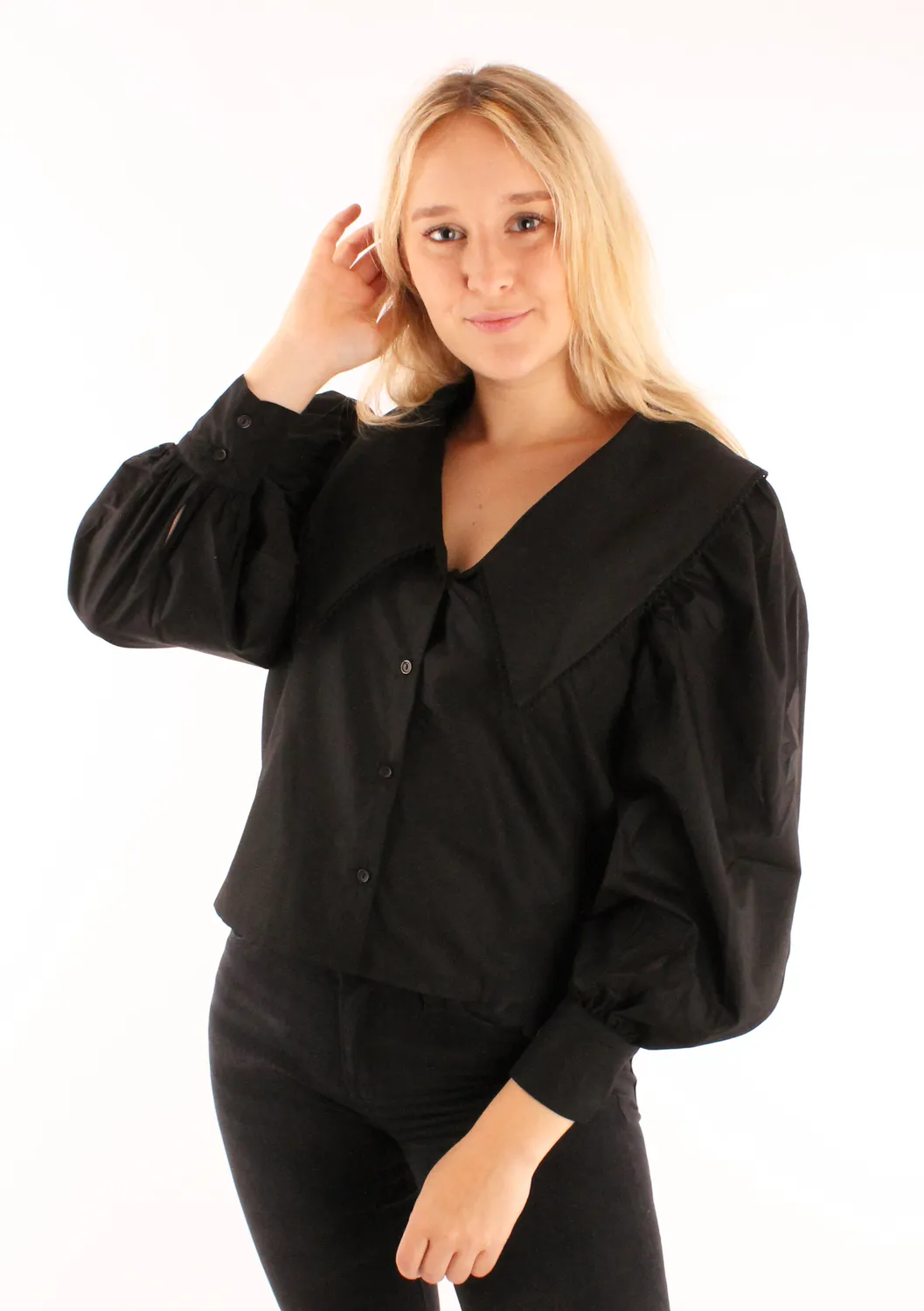 LOVEDRUNKY Collar blouse zwart – pofmouwen