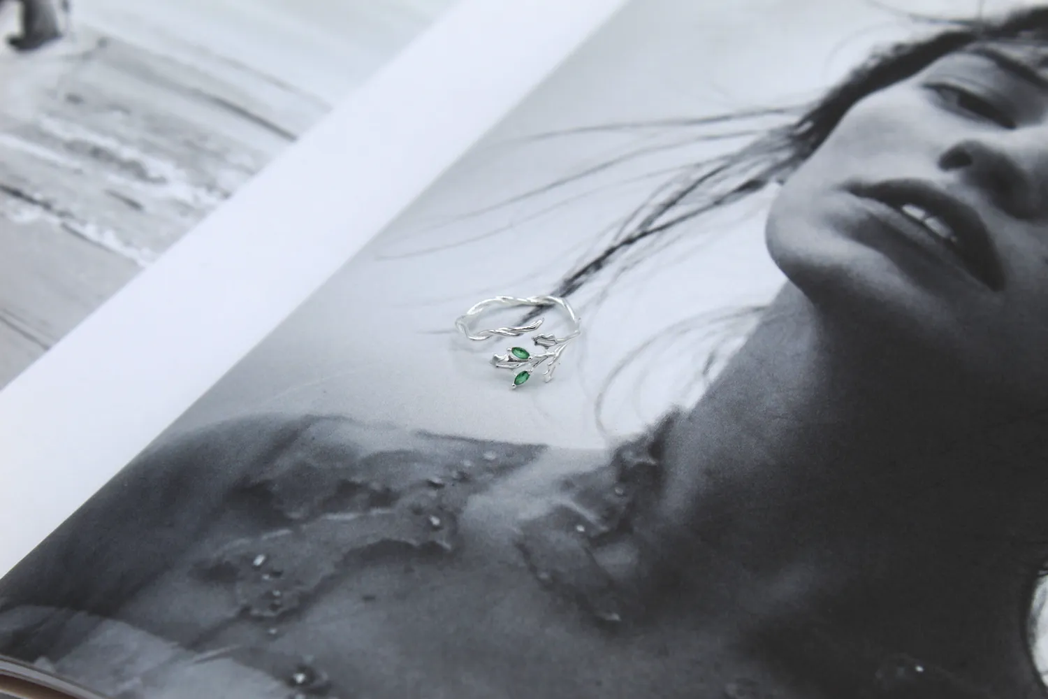 LOVEDRUNKY Ring Branch ring zilver met groene steentjes
