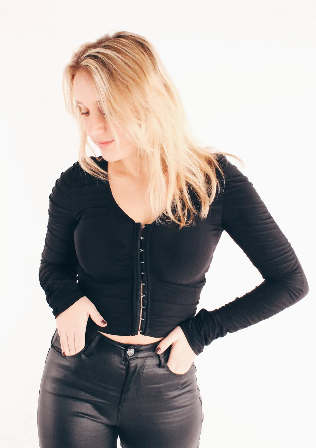 LOVEDRUNKY Crop top zwart stretch ruches