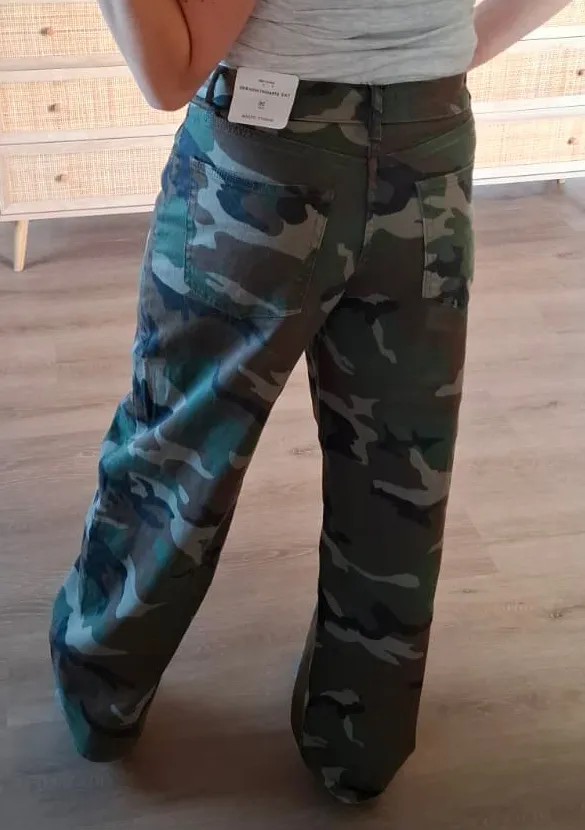 LOVEDRUNKY Camouflage ballon jeans groen wijd