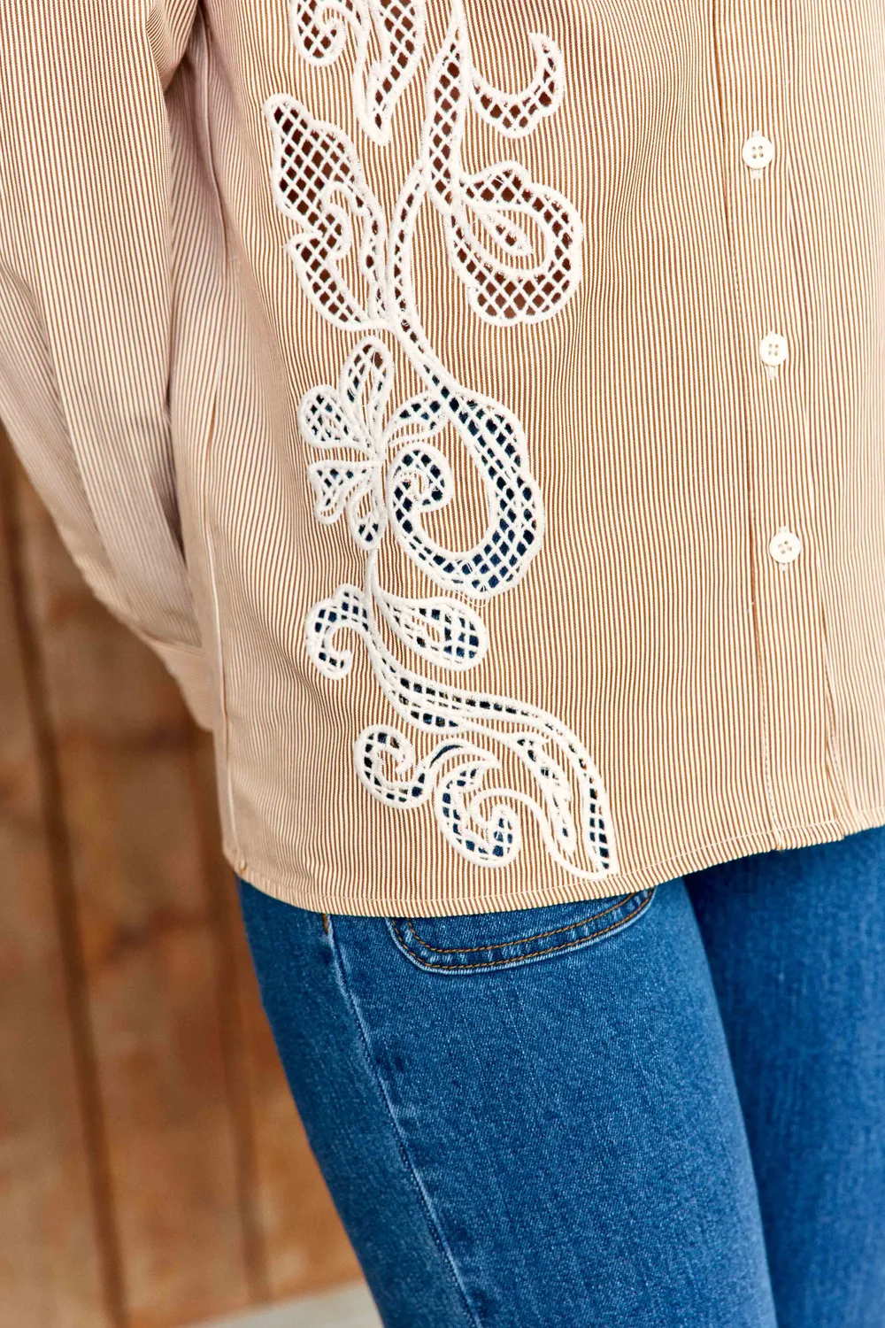 La Petite Etoile Clema blouse ecru camel geborduurd