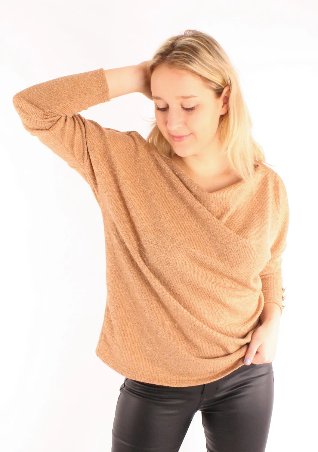 Lovedrunky Off-Shoulder trui camel zachte brei