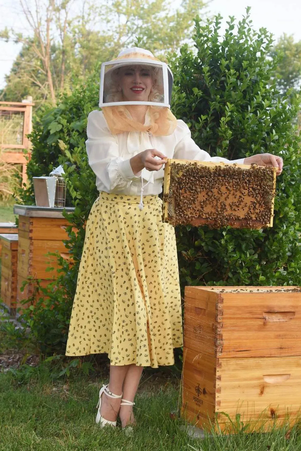 Tatyana Annette rok geel Save the Bees circle