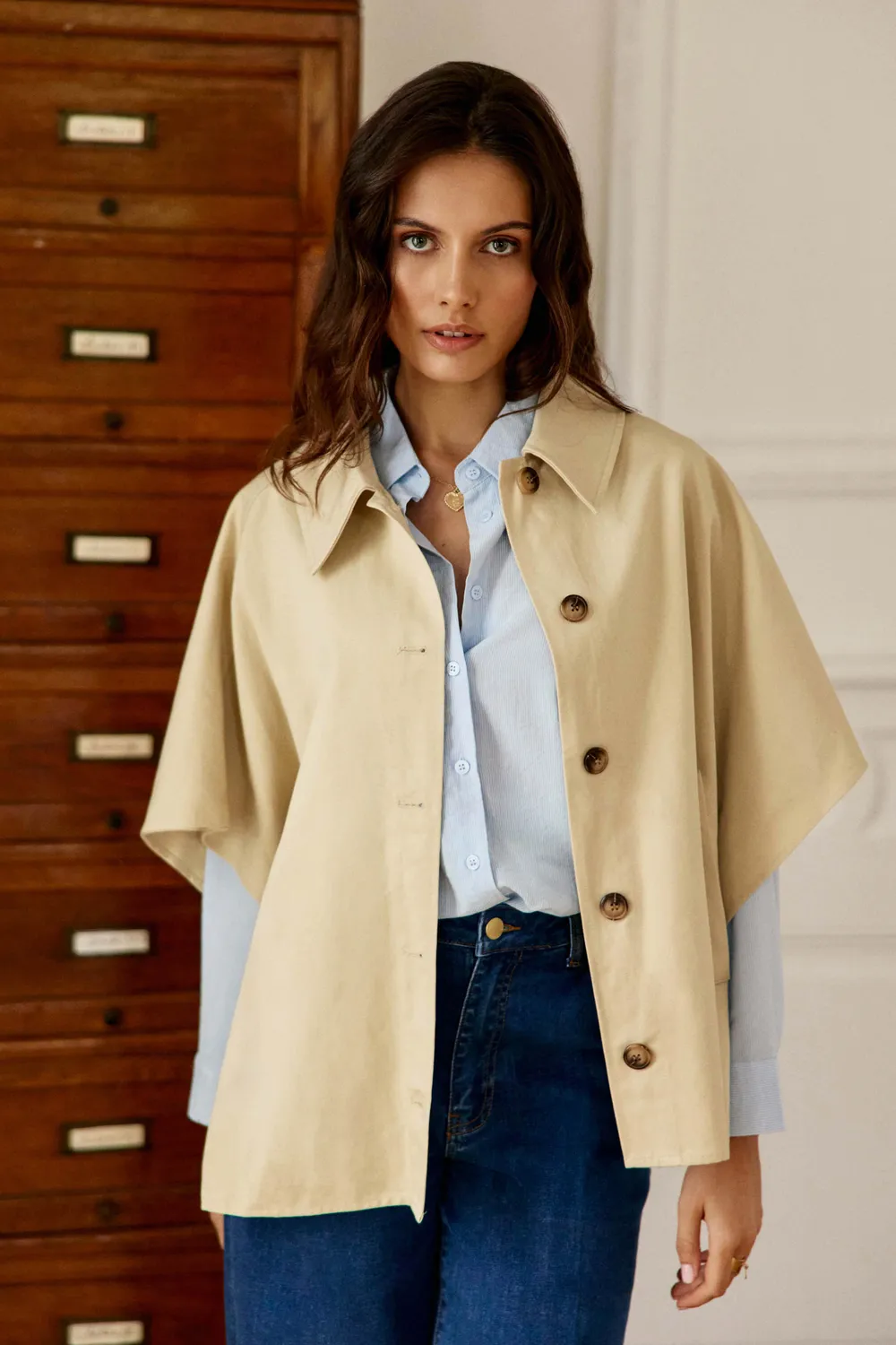 La Petite Etoile Netta cape beige korte lengte