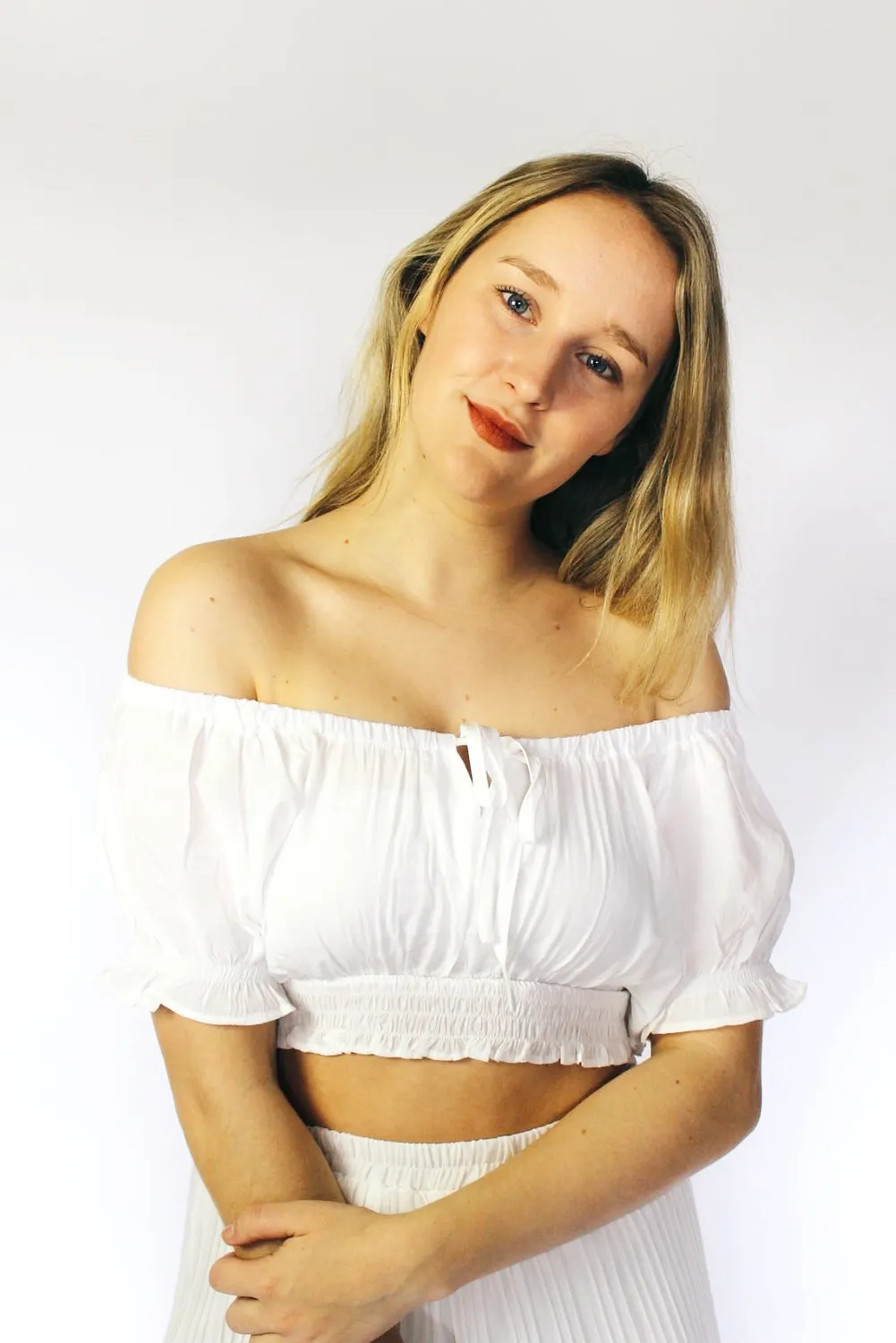 LOVEDRUNKY Cropped Top wit off-shoulder