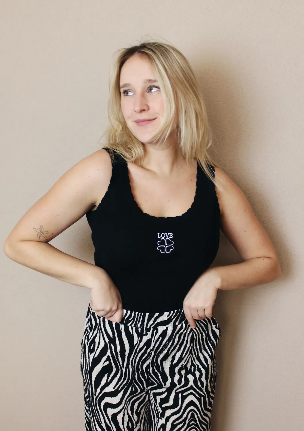 LOVEDRUNKY Love Top zwart one size met hartjes