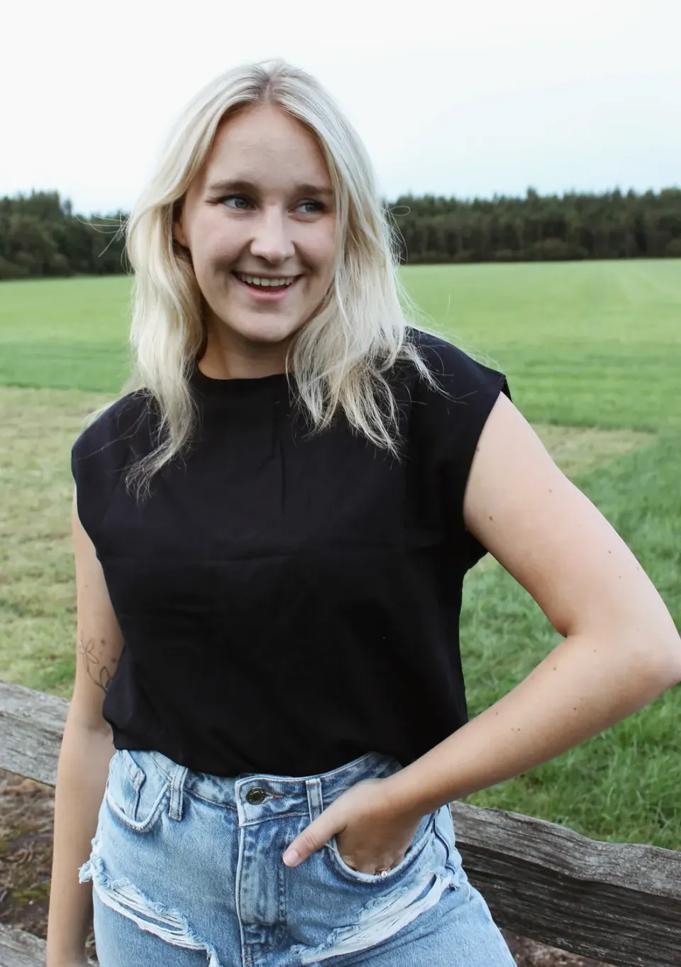 LOVEDRUNKY Strik top zwart met strik achter