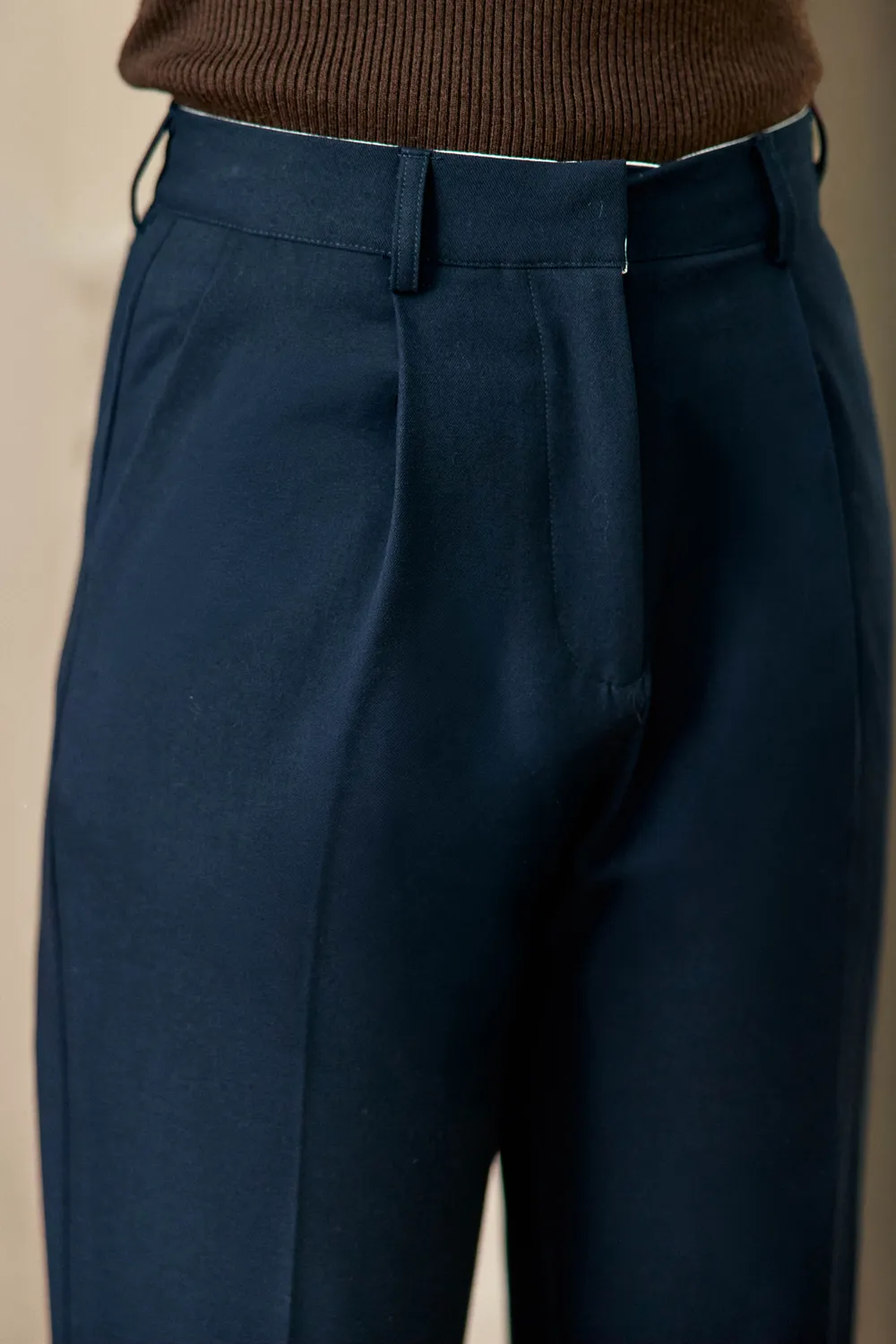 La Petite Etoile Parot broek marine carrot plooien