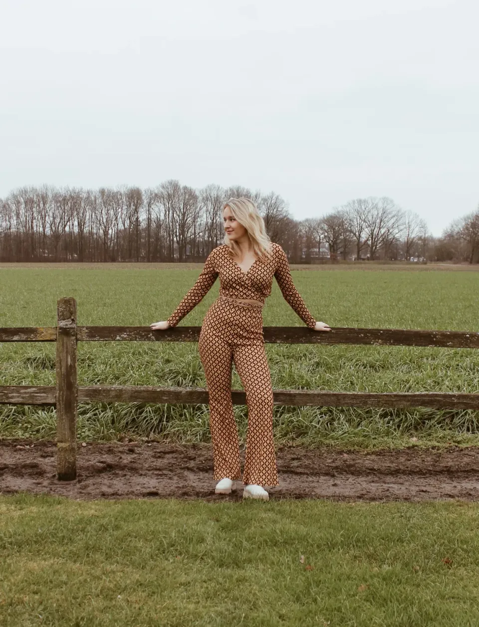 LOVEDRUNKY Wrap Crop Top Retro top oranje