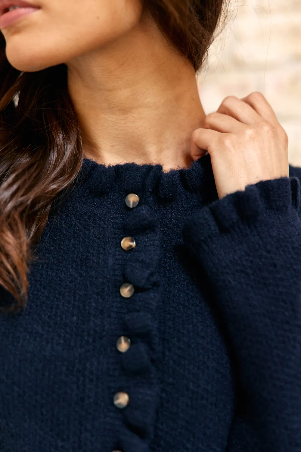 La Petite Etoile Mudya vest marine gebreid met knopen