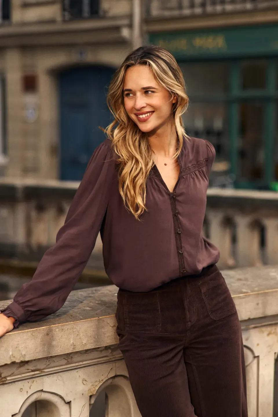 La Petite Etoile Bowen blouse bruin borduursel volant