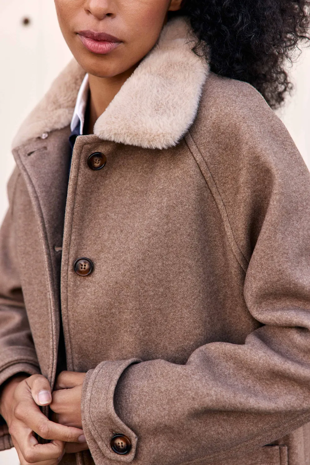 La Petite Etoile Nattis lange mantel taupe bontkraag