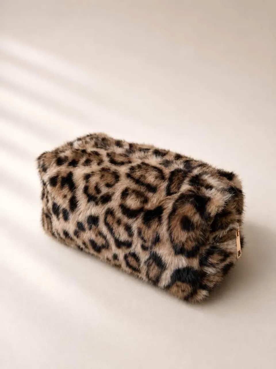 Amiek Fluffy Beauty Bag toilettas leopard panter