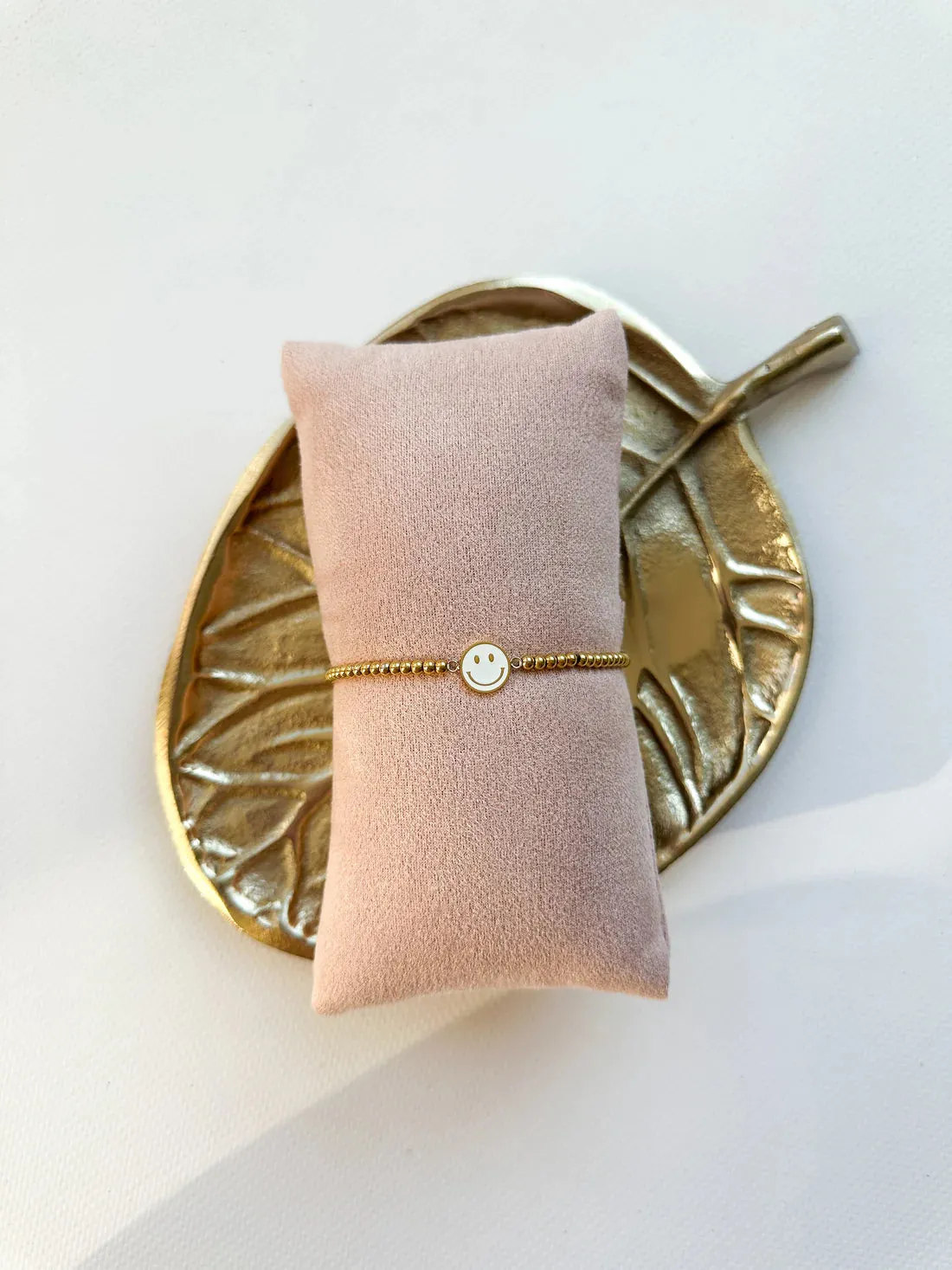Amiek Smiley armbandje wit elastisch 17 cm