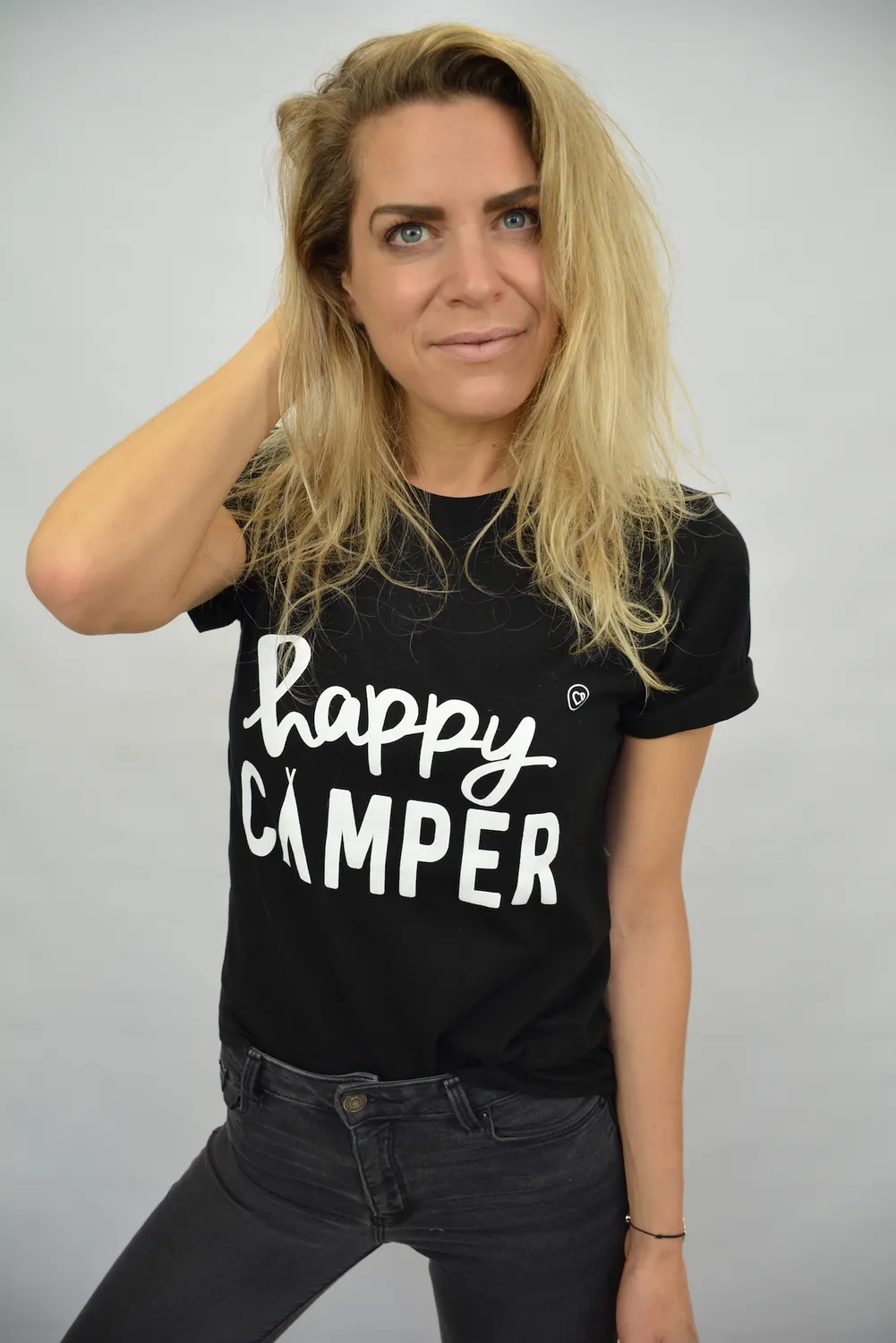 LOVEDRUNKY Happy Camper T-shirt zwart – losse pasvorm