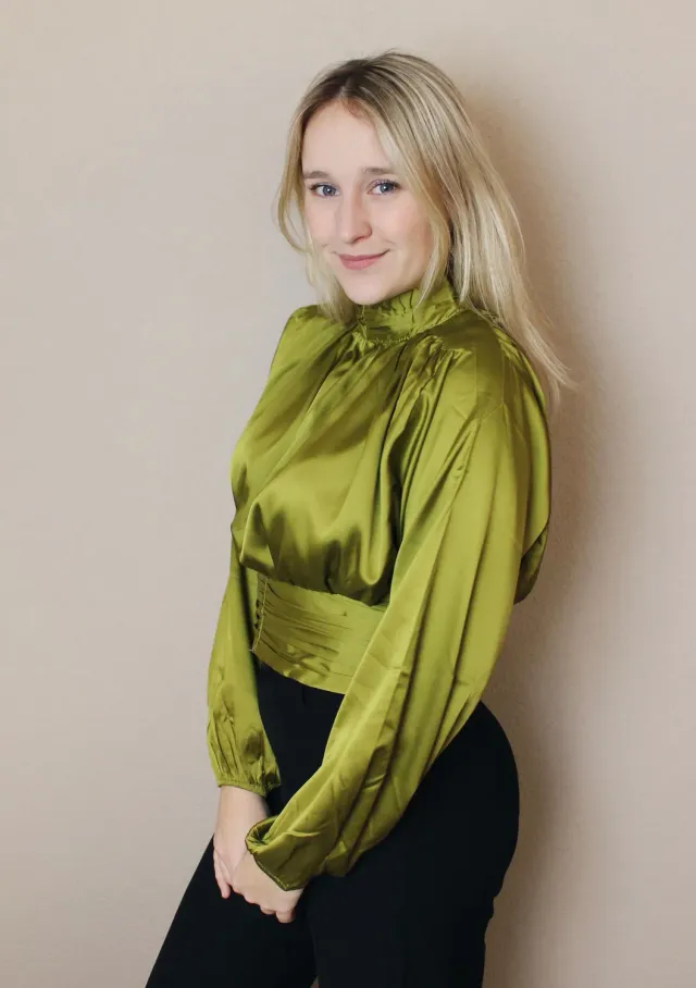 LOVEDRUNKY Satin Olijfgroen crop top luxe