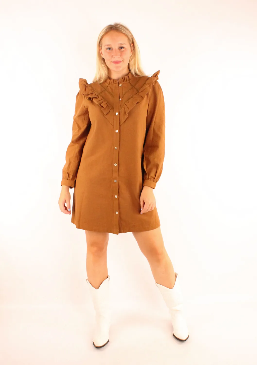 LOVEDRUNKY Olive Jurk Camel – lange mouw