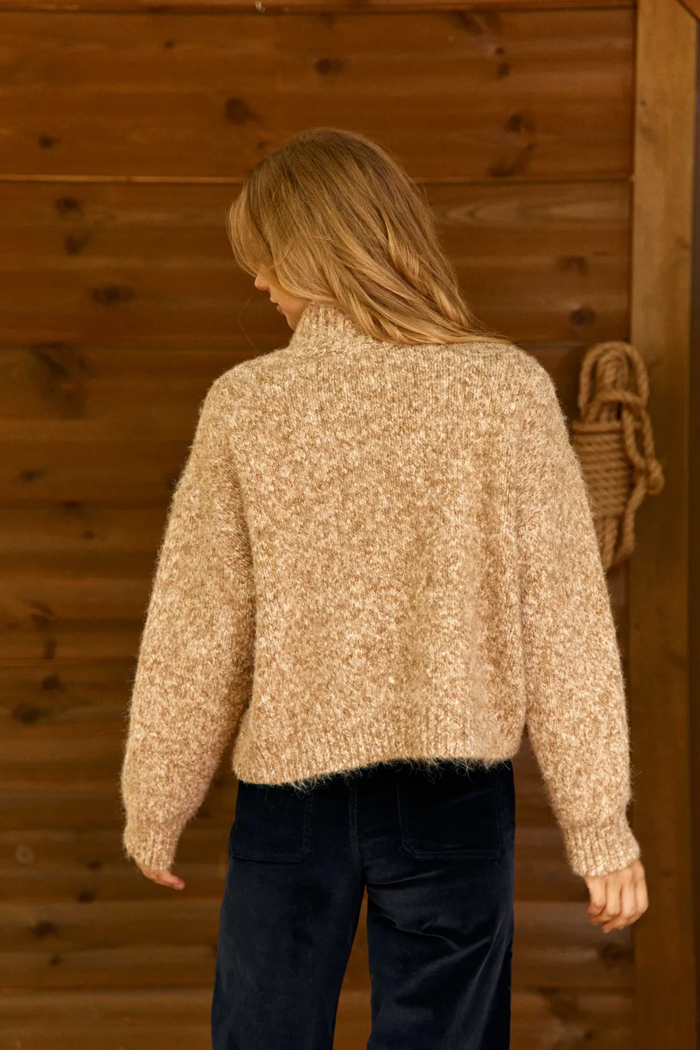 La Petite Etoile Mailan vest camel-ecru grof gebreid