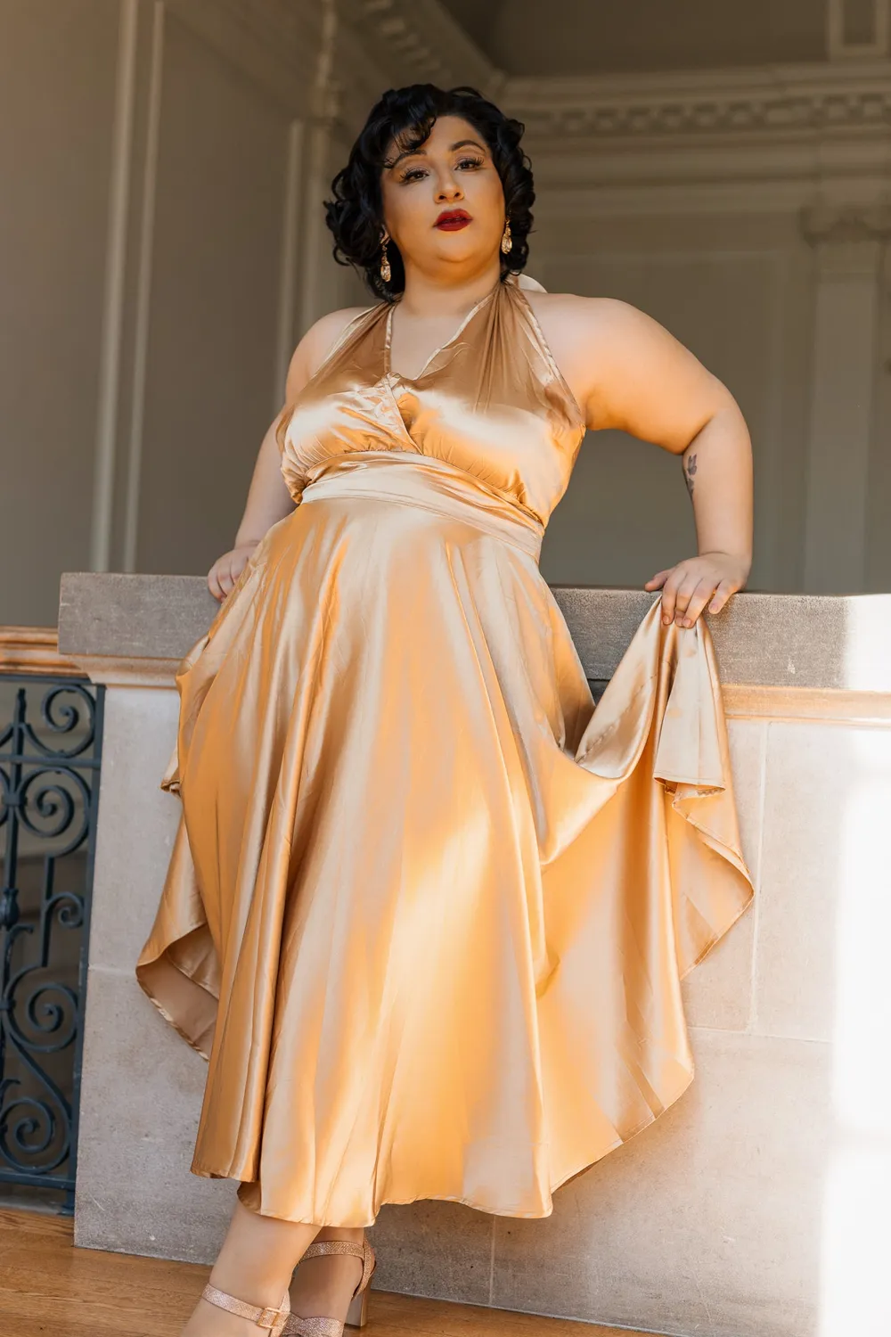 Tatyana Isabella Halter Jurk Golden Goddess Goud glans