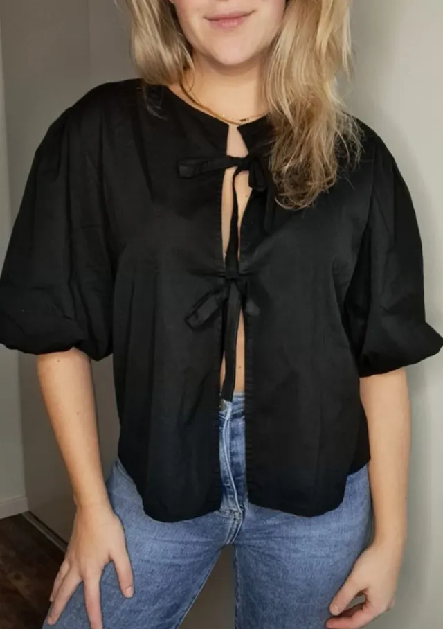 LOVEDRUNKY Strikjes top zwart pofmouw dames
