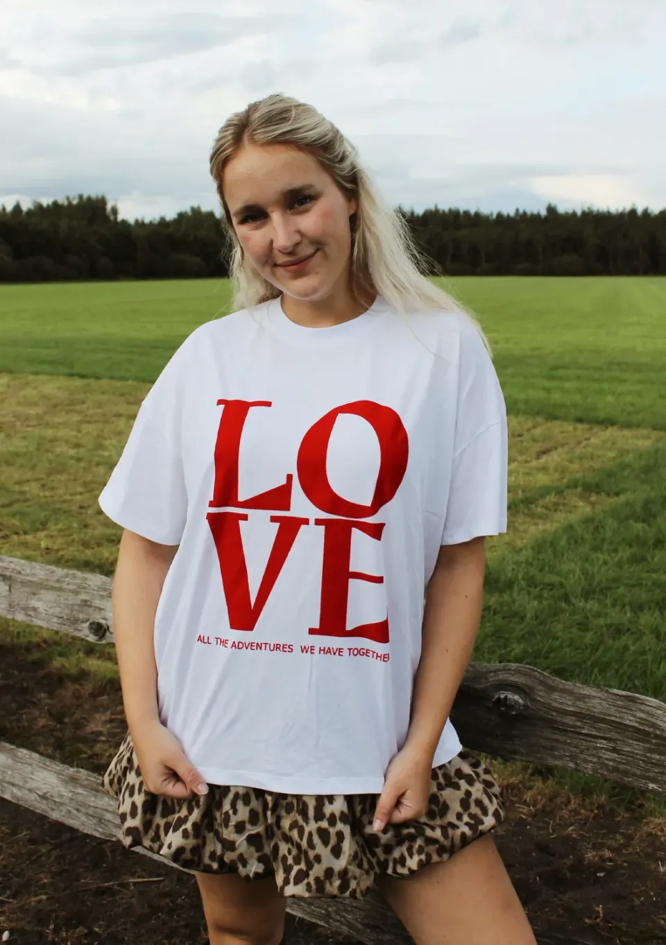 LOVEDRUNKY Love T-shirt Wit Loose Fit Velvet