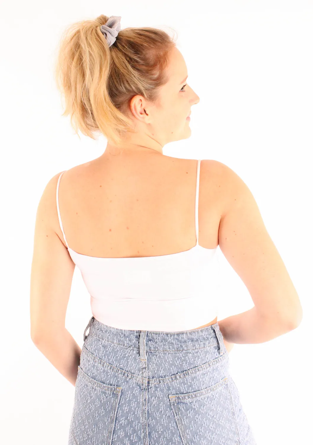 LOVEDRUNKY Basic crop top wit met spaghettibandjes