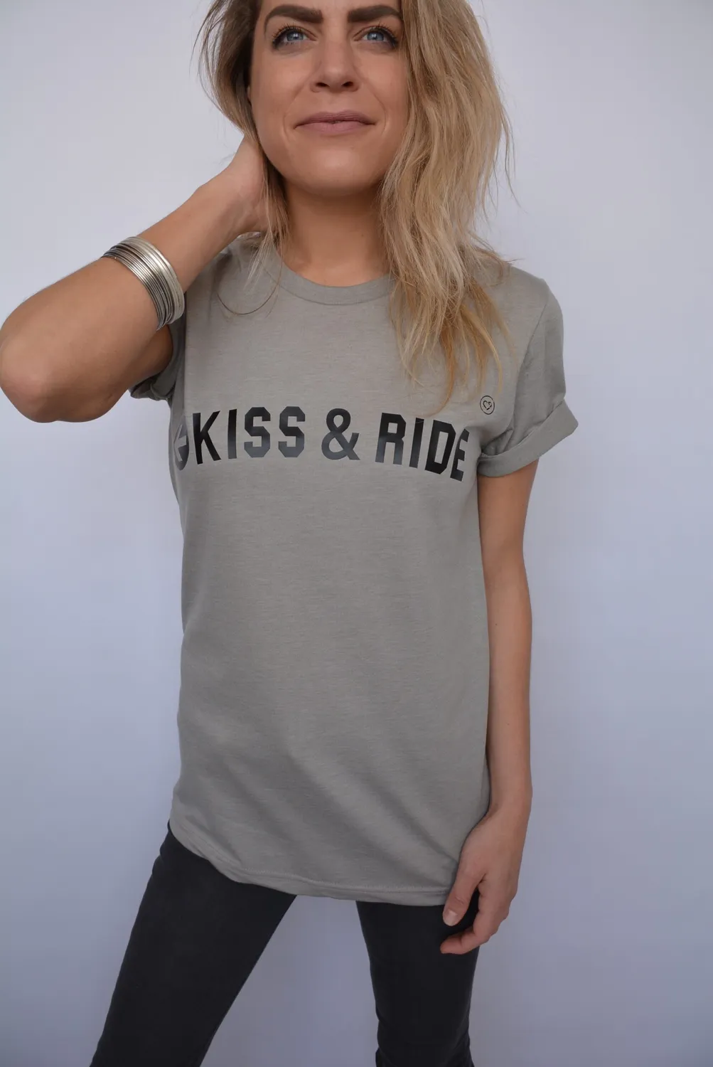 LOVEDRUNKY T-shirt Kiss & Ride shirt zand print