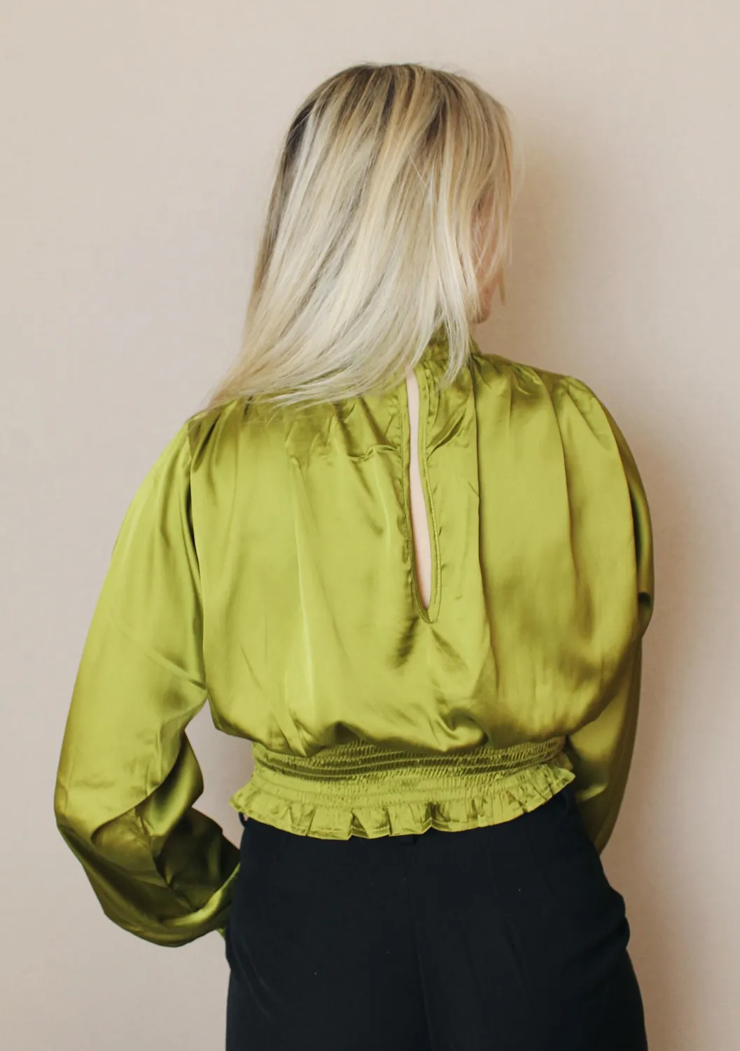 LOVEDRUNKY Satin Olijfgroen crop top luxe
