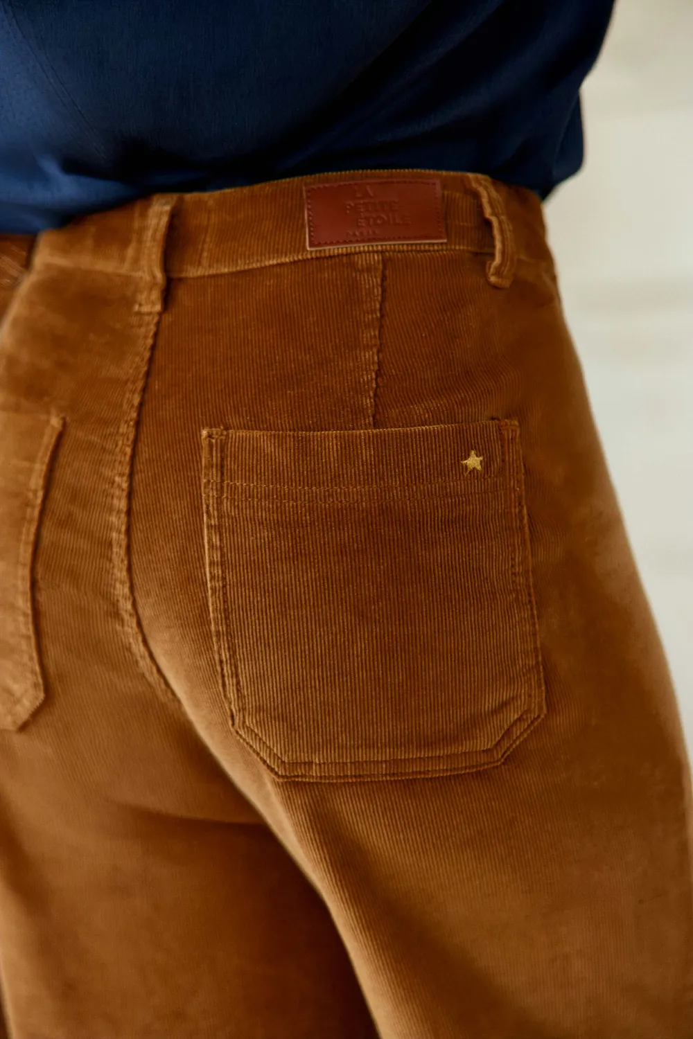 La Petite Etoile Petrona broek camel ribfluweel wijd
