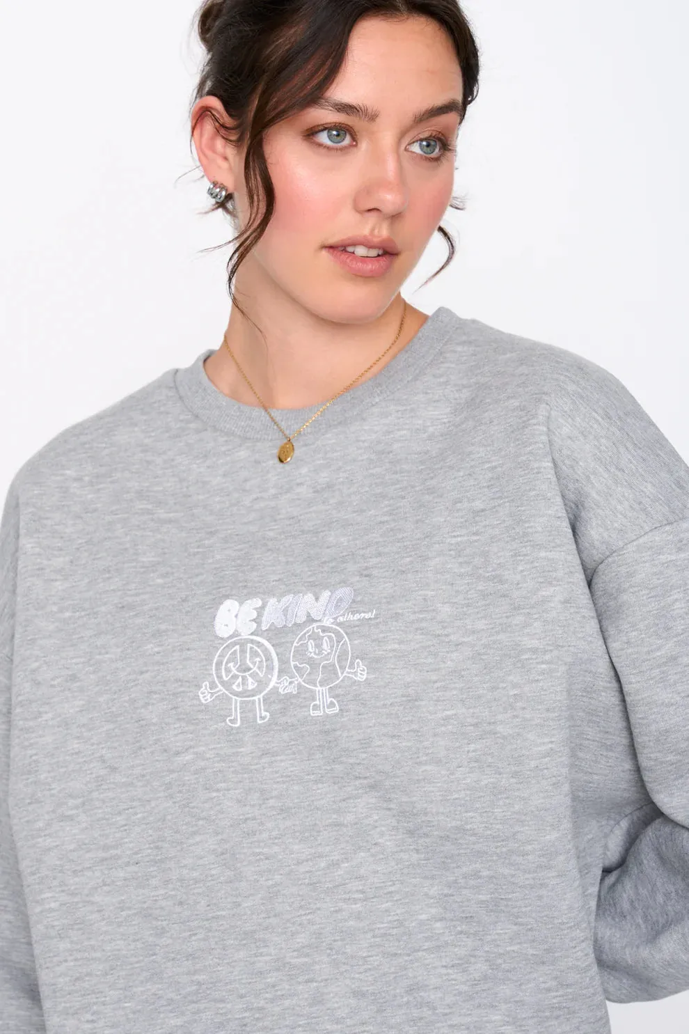 Amiek 24C Sweater grijs met borduursel